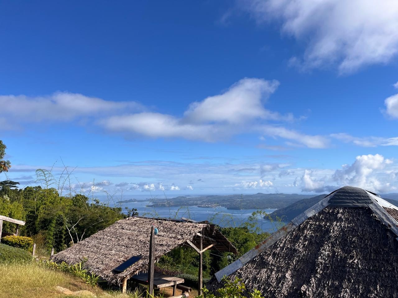 Randonnée des hauts de Nosy Komba — village et plantation de ylang-ylang